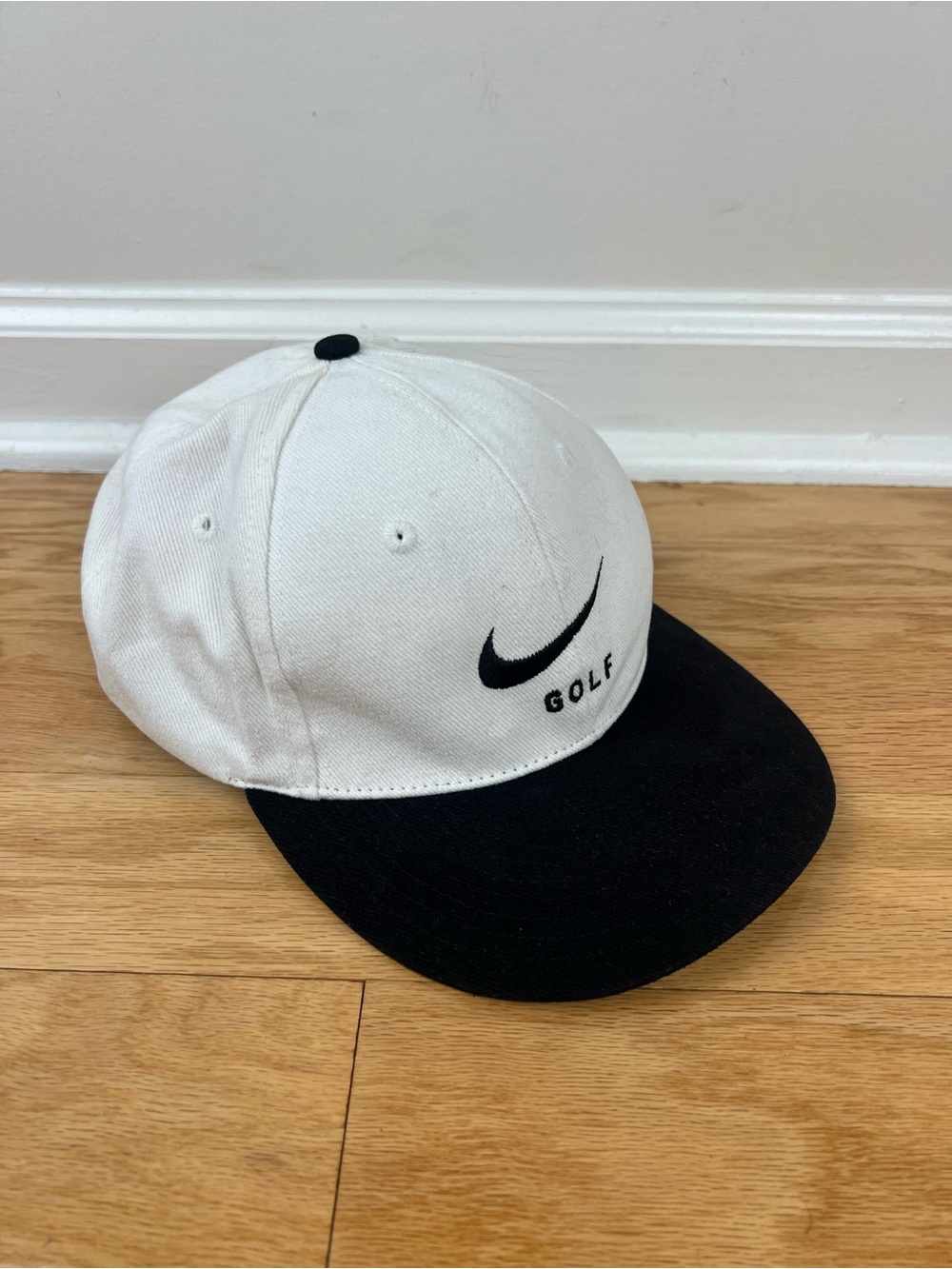 Vintage Nike Golf Retro 72 Strapback Hat White Black Green Underbrim OSFM